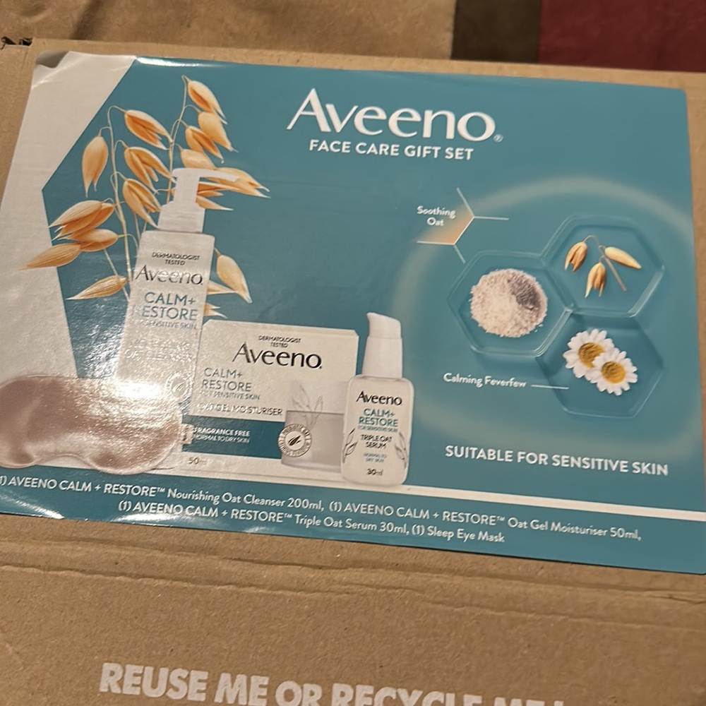 Set of four Aveeno face care gifts set new in box